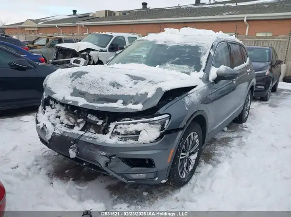 3VV4B7AX7JM202348 2018 VOLKSWAGEN TIGUAN - Image 2