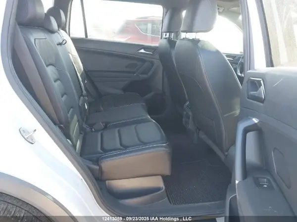 3VV4B7AX7JM210983 2018 VOLKSWAGEN TIGUAN - Image 8