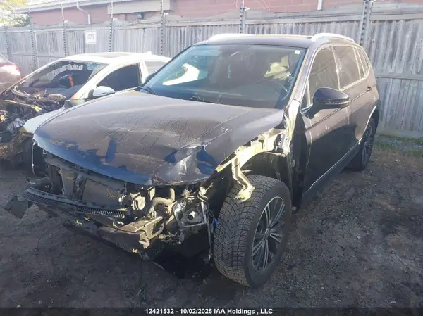 3VV4B7AX7KM070810 2019 VOLKSWAGEN TIGUAN - Image 2