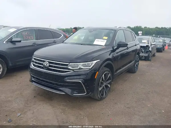 3VV4B7AX7PM087212 2023 VOLKSWAGEN TIGUAN - Image 2