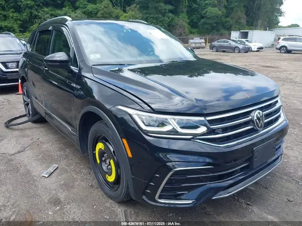 3VV4B7AX7PM120676 2023 VOLKSWAGEN TIGUAN - Image 1