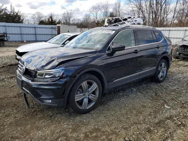 3VV4B7AX8JM004295 2018 VOLKSWAGEN TIGUAN - Image 1