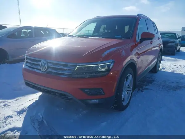 3VV4B7AX8JM058597 2018 VOLKSWAGEN TIGUAN - Image 2