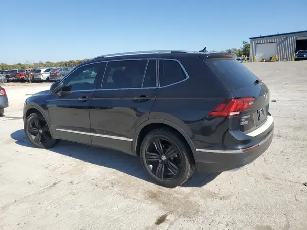 3VV4B7AX8JM140703 2018 VOLKSWAGEN TIGUAN - Image 2