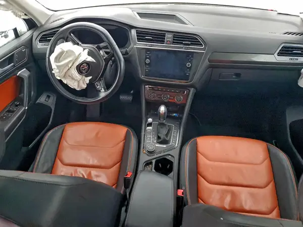 3VV4B7AX8JM183597 2018 VOLKSWAGEN TIGUAN - Image 8