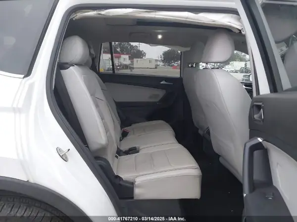 3VV4B7AX8JM197466 2018 VOLKSWAGEN TIGUAN - Image 8