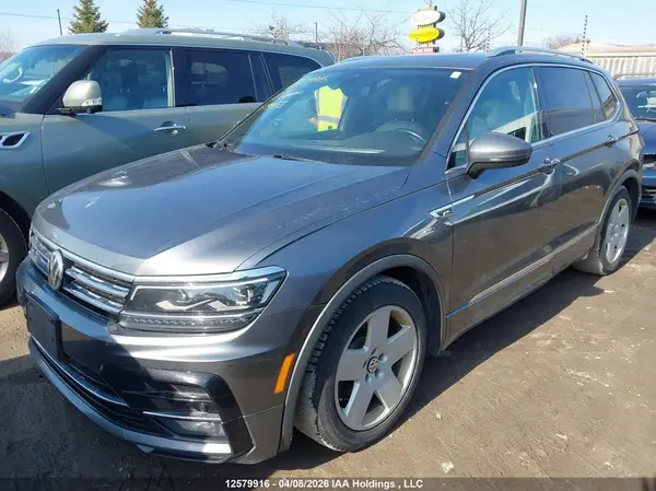 3VV4B7AX8JM199153 2018 VOLKSWAGEN TIGUAN - Image 2