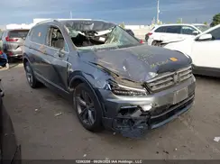 3VV4B7AX8KM126737 2019 VOLKSWAGEN TIGUAN