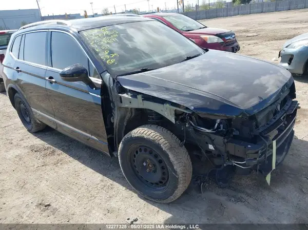 3VV4B7AX8LM012691 2020 VOLKSWAGEN TIGUAN - Image 1