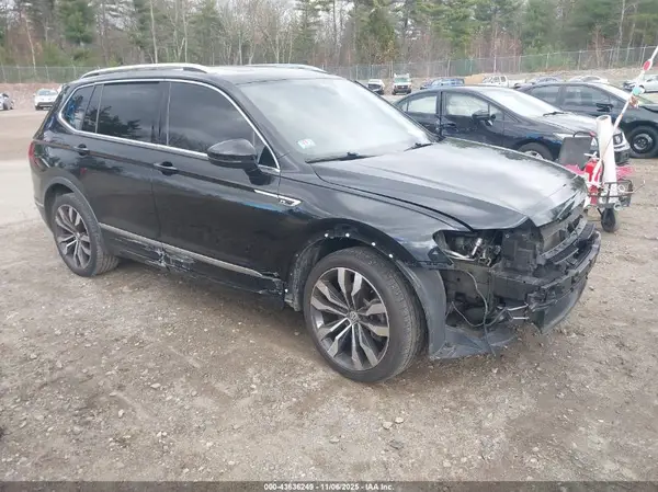 3VV4B7AX8LM067464 2020 VOLKSWAGEN TIGUAN - Image 1