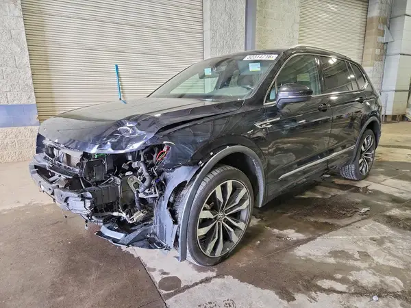 3VV4B7AX8MM048012 2021 VOLKSWAGEN TIGUAN - Image 1