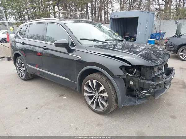 3VV4B7AX8MM126000 2021 VOLKSWAGEN TIGUAN - Image 1