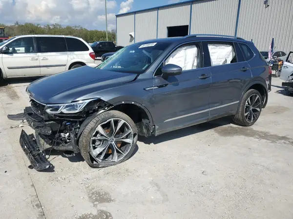 3VV4B7AX8NM067645 2022 VOLKSWAGEN TIGUAN - Image 1