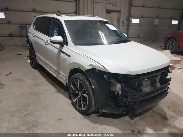 3VV4B7AX8NM163906 2022 VOLKSWAGEN TIGUAN - Image 1