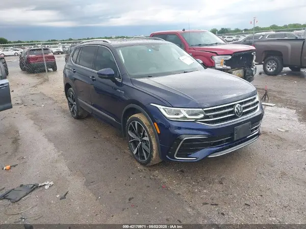 3VV4B7AX8PM038455 2023 VOLKSWAGEN TIGUAN - Image 1
