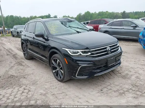 3VV4B7AX8RM153656 2024 VOLKSWAGEN TIGUAN - Image 1