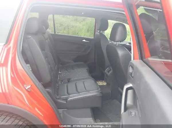 3VV4B7AX9JM012759 2018 VOLKSWAGEN TIGUAN - Image 8