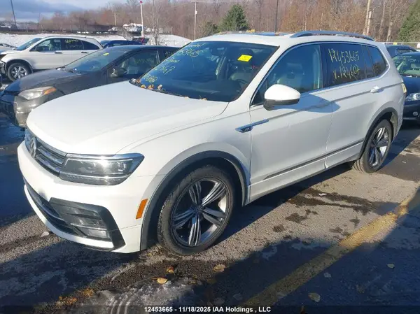 3VV4B7AX9JM124607 2018 VOLKSWAGEN TIGUAN - Image 2