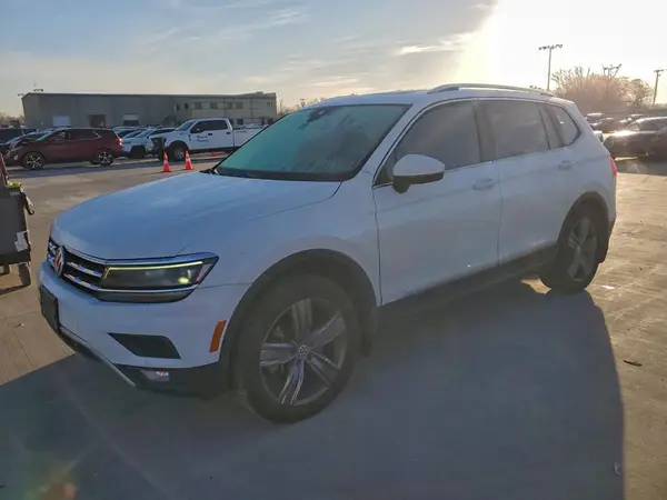 3VV4B7AX9JM134604 2018 VOLKSWAGEN TIGUAN - Image 1