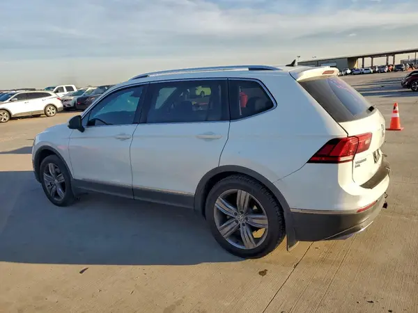 3VV4B7AX9JM134604 2018 VOLKSWAGEN TIGUAN - Image 2