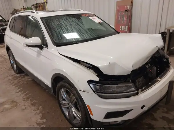 3VV4B7AX9JM172009 2018 VOLKSWAGEN TIGUAN - Image 1