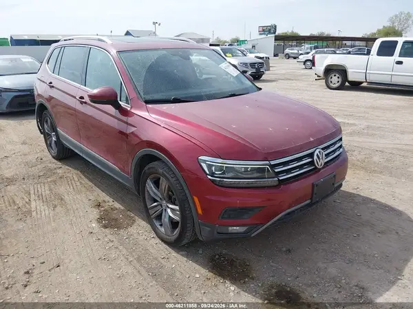 3VV4B7AX9JM201802 2018 VOLKSWAGEN TIGUAN - Image 1