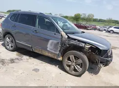 3VV4B7AX9KM060554 2019 VOLKSWAGEN TIGUAN