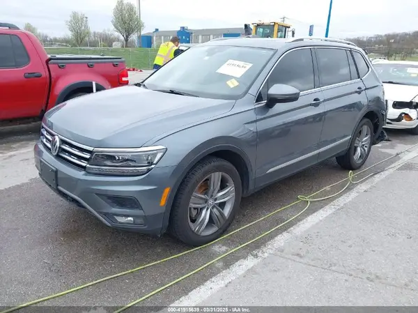 3VV4B7AX9KM095580 2019 VOLKSWAGEN TIGUAN - Image 2