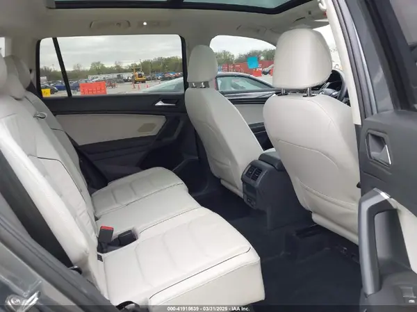 3VV4B7AX9KM095580 2019 VOLKSWAGEN TIGUAN - Image 8
