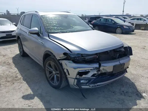 3VV4B7AX9LM137182 2020 VOLKSWAGEN TIGUAN - Image 1