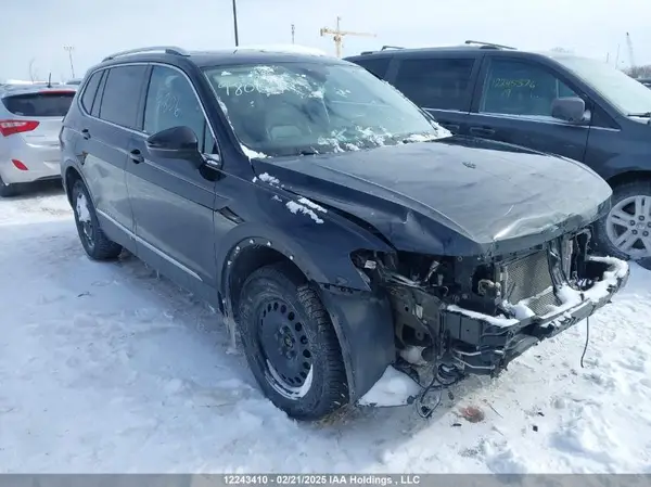 3VV4B7AX9MM133697 2021 VOLKSWAGEN TIGUAN - Image 1