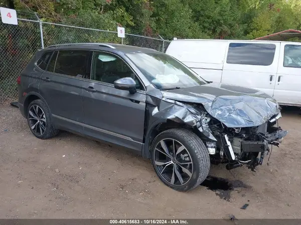 3VV4B7AX9NM092537 2022 VOLKSWAGEN TIGUAN - Image 1