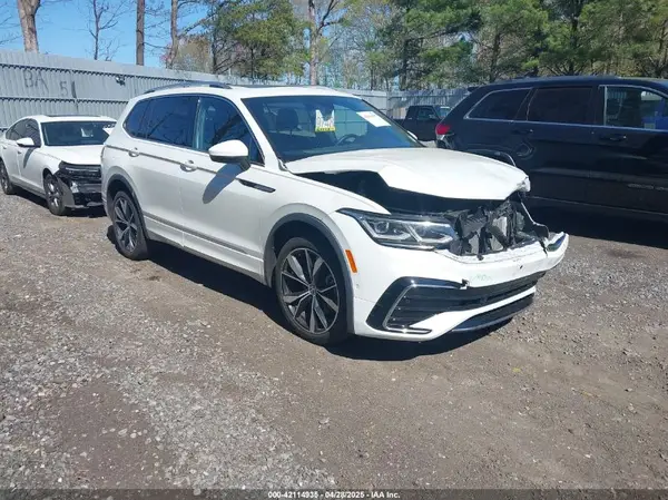 3VV4B7AX9NM176468 2022 VOLKSWAGEN TIGUAN - Image 1