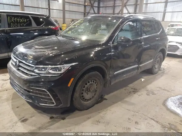 3VV4B7AX9RM066882 2024 VOLKSWAGEN TIGUAN - Image 2