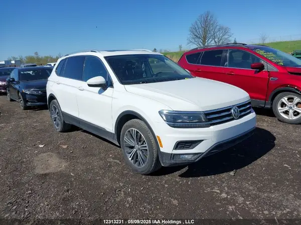 3VV4B7AXXJM103071 2018 VOLKSWAGEN TIGUAN - Image 1
