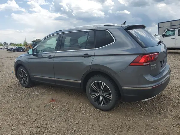 3VV4B7AXXJM103507 2018 VOLKSWAGEN TIGUAN - Image 2