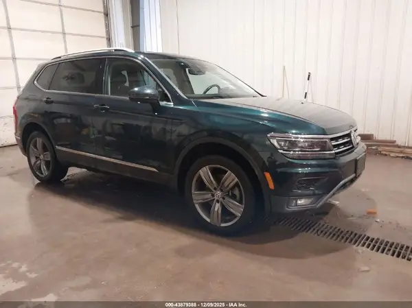 3VV4B7AXXJM203560 2018 VOLKSWAGEN TIGUAN - Image 1