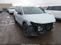 3VV4B7AXXJM203882 2018 VOLKSWAGEN TIGUAN