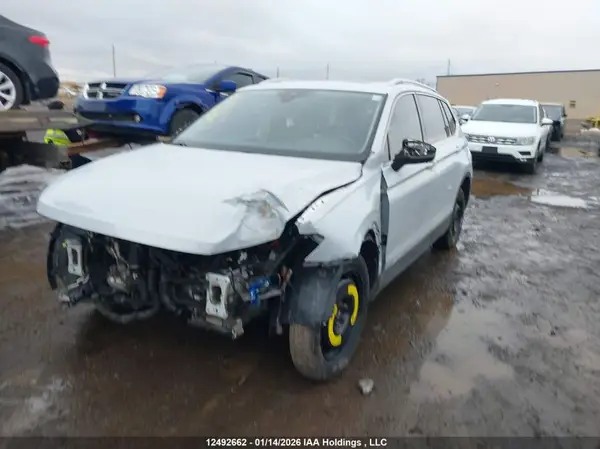 3VV4B7AXXJM203882 2018 VOLKSWAGEN TIGUAN - Image 2