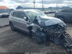 3VV4B7AXXKM074110 2019 VOLKSWAGEN TIGUAN