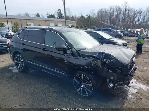 3VV4B7AXXNM142698 2022 VOLKSWAGEN TIGUAN - Image 1