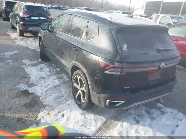 3VV4C7B21SM051900 2025 VOLKSWAGEN TAOS - Image 2
