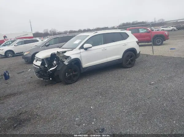 3VV4C7B29SM034679 2025 VOLKSWAGEN TAOS - Image 2