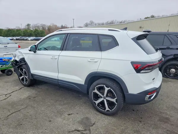 3VV4C7B2XTM004575 2026 VOLKSWAGEN TAOS - Image 2
