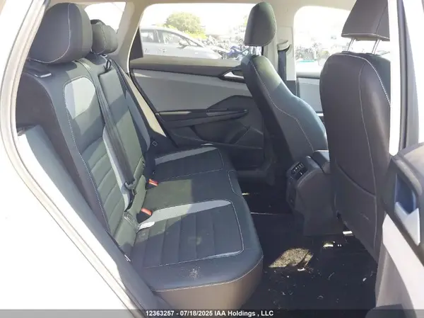 3VV4X7B21PM352209 2023 VOLKSWAGEN TAOS - Image 8