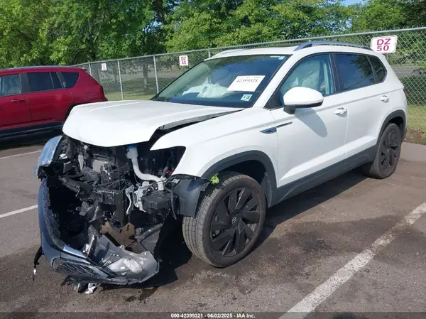 3VV4X7B21PM358768 2023 VOLKSWAGEN TAOS - Image 2