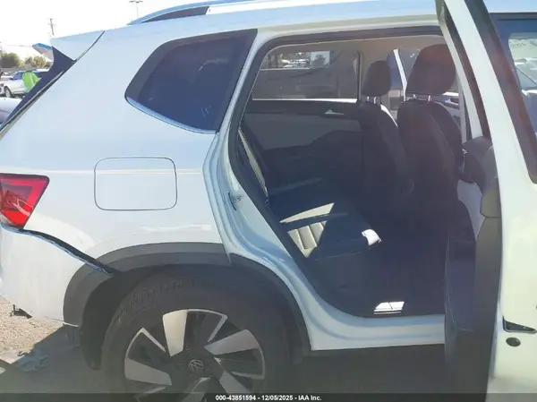 3VV4X7B22RM035901 2024 VOLKSWAGEN TAOS - Image 8