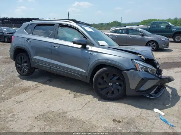 3VV4X7B22RM095614 2024 VOLKSWAGEN TAOS - Image 1