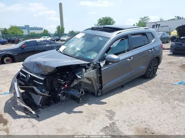 3VV4X7B22RM095614 2024 VOLKSWAGEN TAOS - Image 2