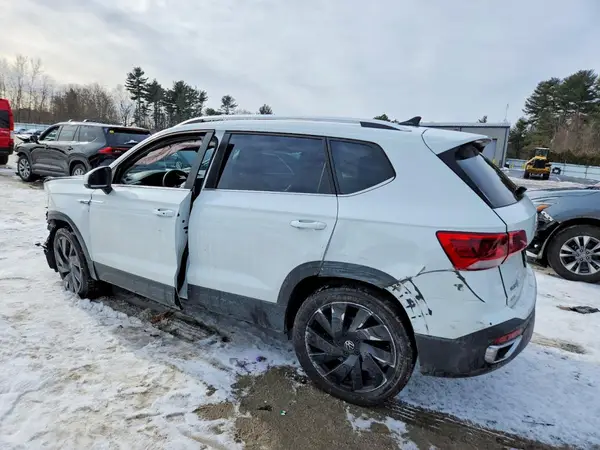 3VV4X7B22RM122925 2024 VOLKSWAGEN TAOS - Image 2